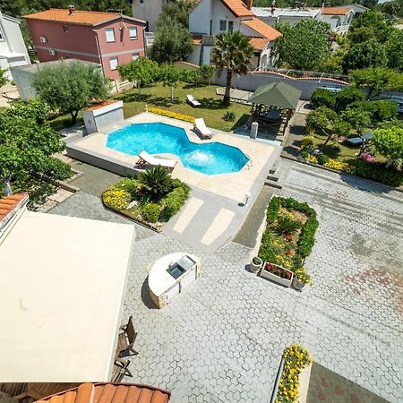 Villa Lulic Вир Екстер'єр фото