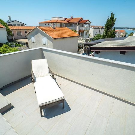Villa Lulic Вир Екстер'єр фото