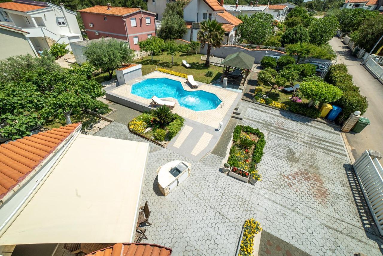 Villa Lulic Вир Екстер'єр фото