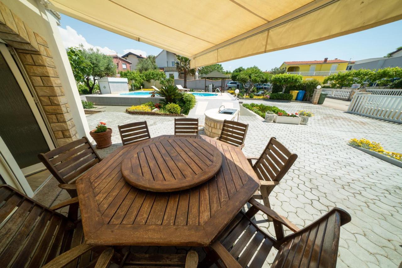 Villa Lulic Вир Екстер'єр фото