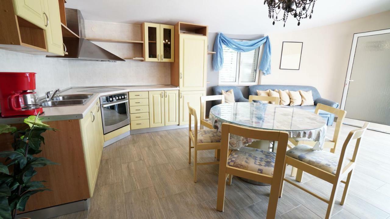Villa Lulic Вир Екстер'єр фото