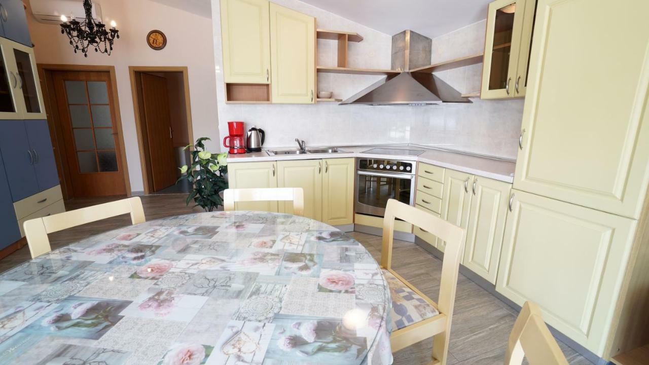 Villa Lulic Вир Екстер'єр фото